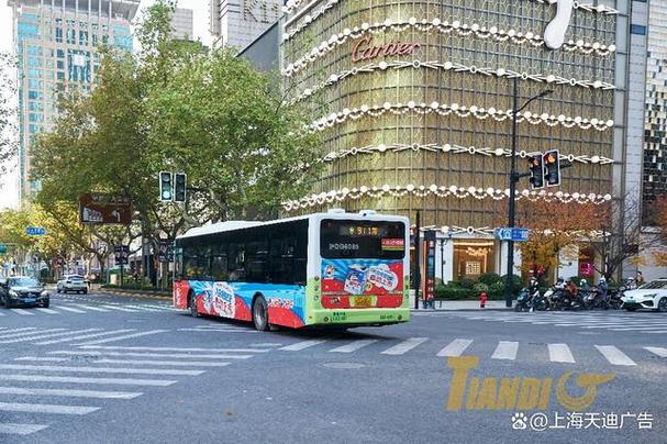 上海公交车车身广告价格详解 企业投放的新焦点